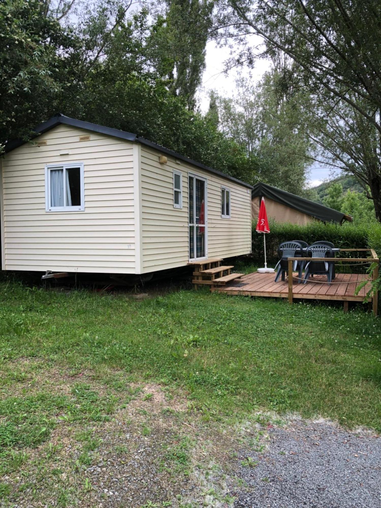 Camping Du Pont De St Gal Saint-Gal-sur-Sioule Eksteriør bilde