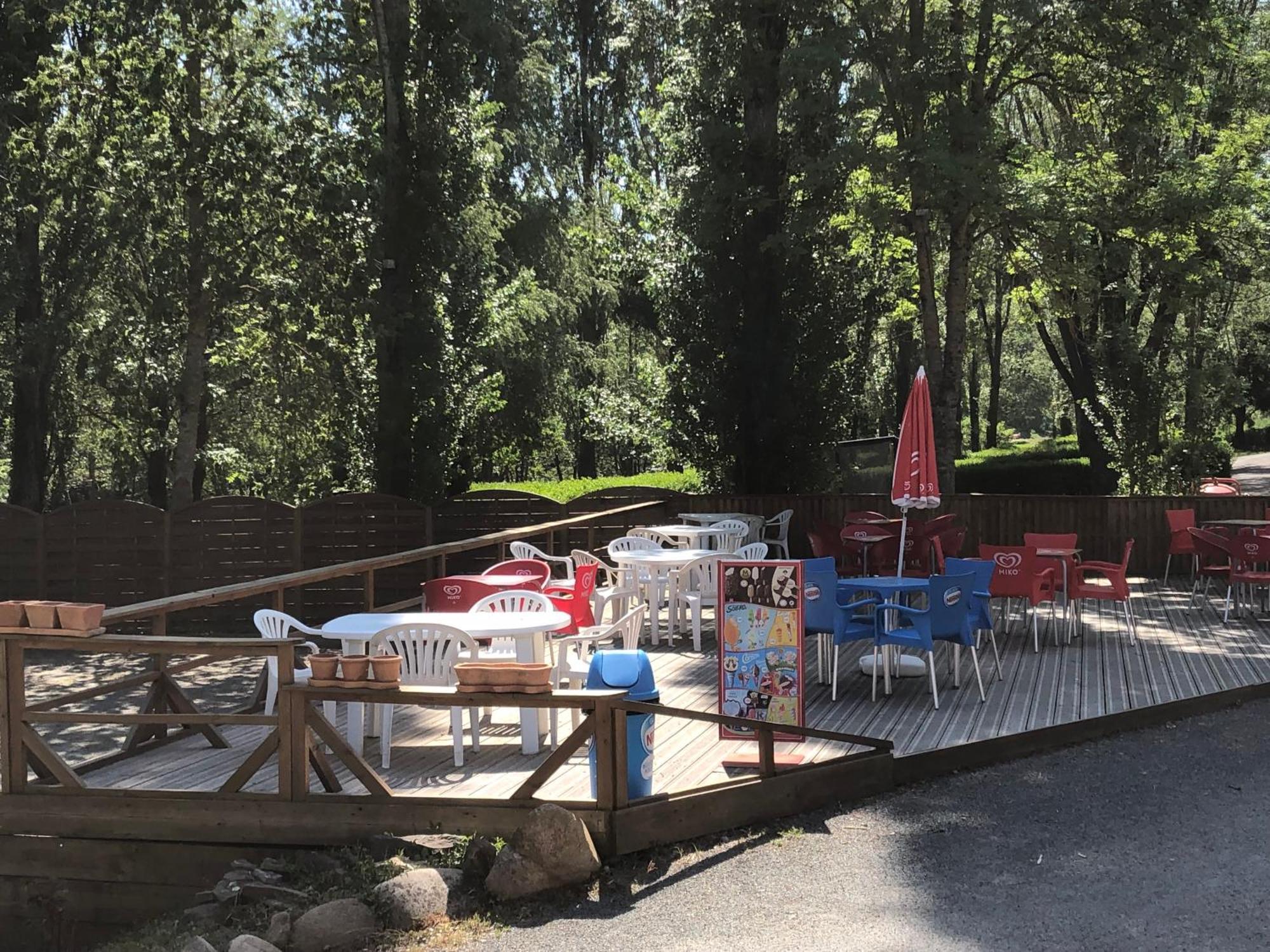 Camping Du Pont De St Gal Saint-Gal-sur-Sioule Eksteriør bilde
