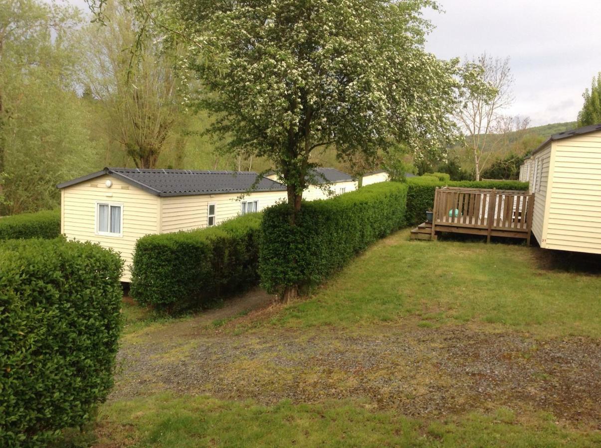 Camping Du Pont De St Gal Saint-Gal-sur-Sioule Eksteriør bilde